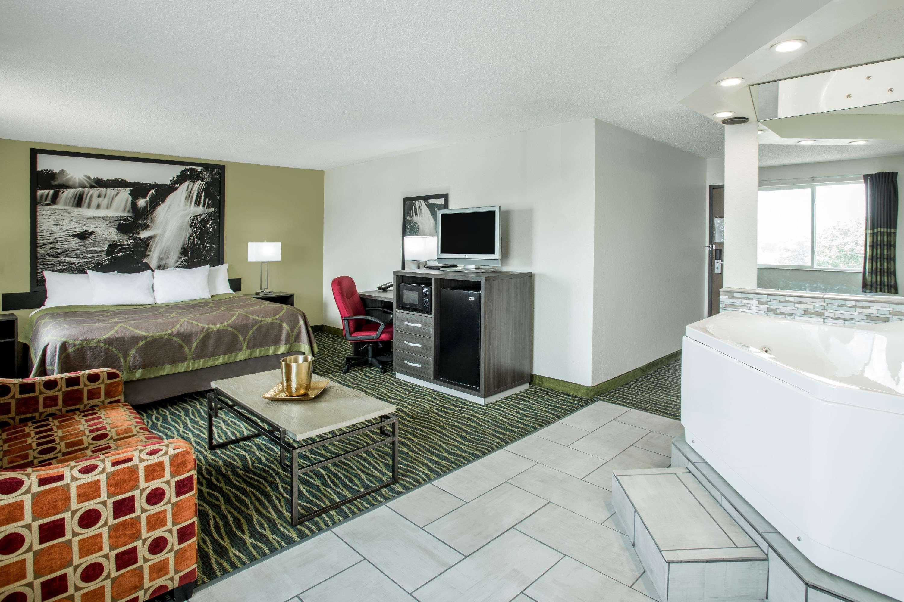 Super 8 By Wyndham Independence Kansas City Extérieur photo