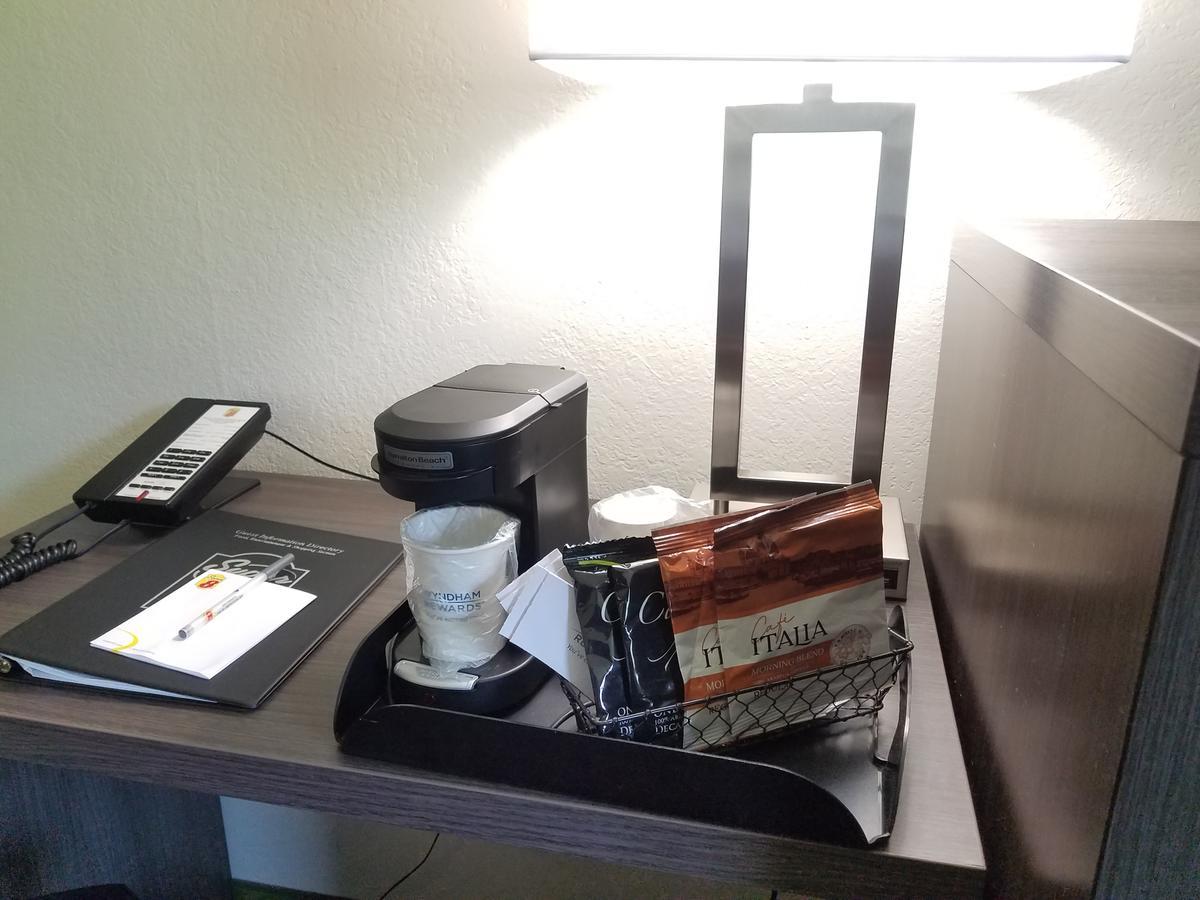 Super 8 By Wyndham Independence Kansas City Extérieur photo